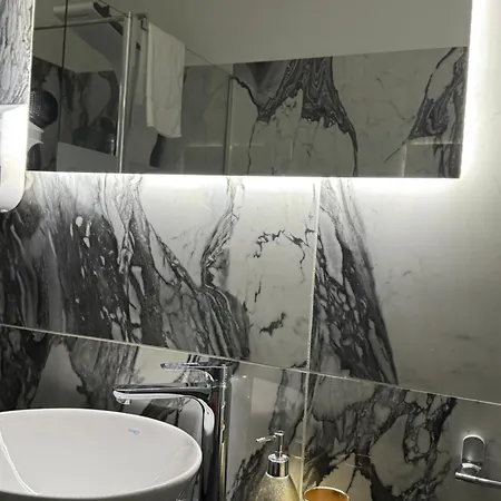 Гостевой дом Garda Relais Luna Blu Пескьера-дель-Гарда