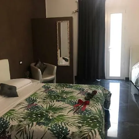 Garda Relais Luna Blu Konukevi