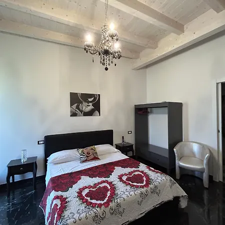 Garda Relais Luna Blu 招待所 3*