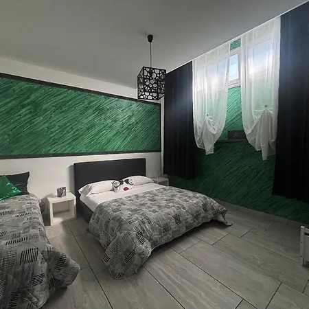 Garda Relais Luna Blu 招待所