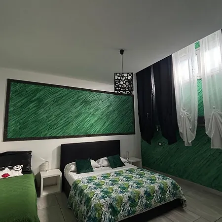 Garda Relais Luna Blu 3* 佩斯基耶拉德加达