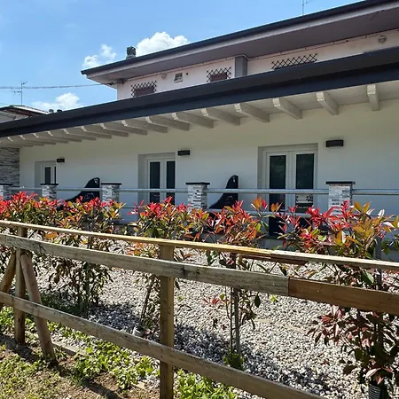 Garda Relais Luna Blu 招待所