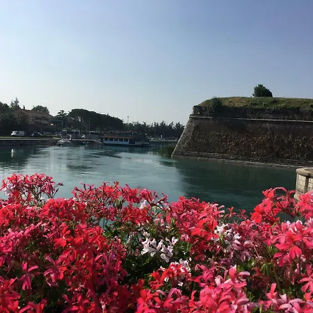 Garda Relais Luna Blu 招待所 3*